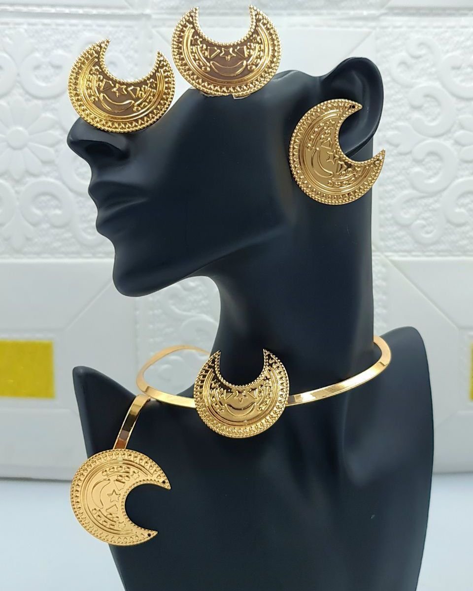 8fe0eaf4-ab9d-4023-ae54-eb24c5d78d18 طقم القمر بوبا الخانق - الصورة 1