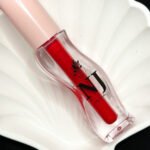 NJ Lipstick – Bold color. Creamy feel. Zero guilt. Vegan, highly pigmented, and ultra-moisturizing for kiss-ready lips. روج NJ – لون جريء. إحساس كريمي. وراحة ضمير. نباتي، غني بالألوان، ومرطّب يترك شفاهك ناعمة وجاهزة للتألق.