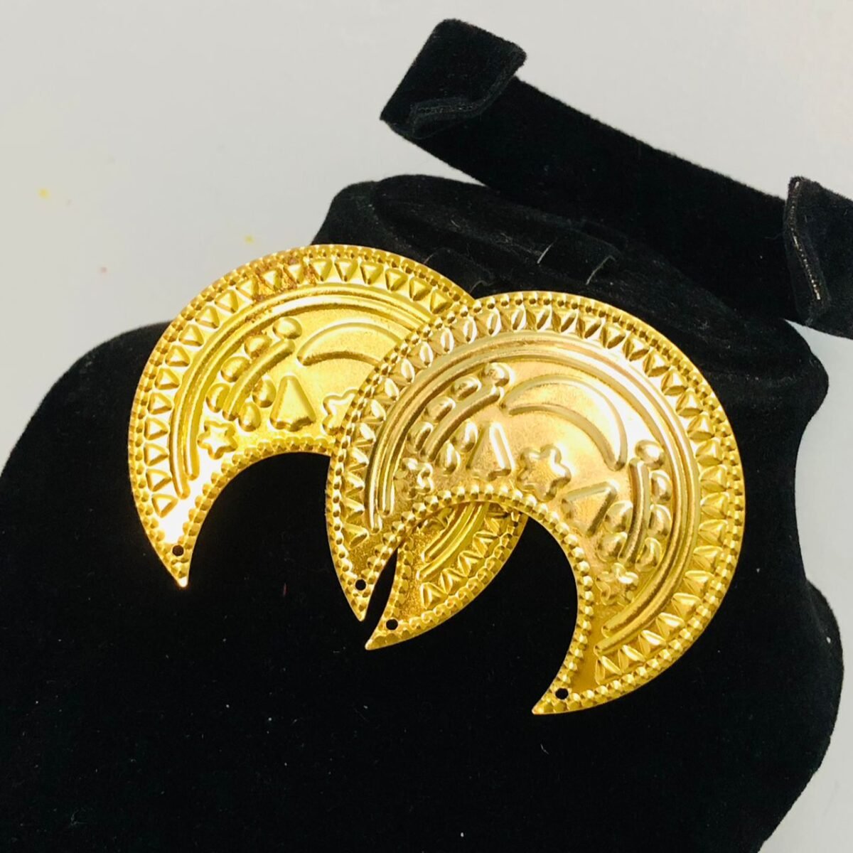 ⁦حلق القمر بوبا⁩ - الصورة ⁦2⁩