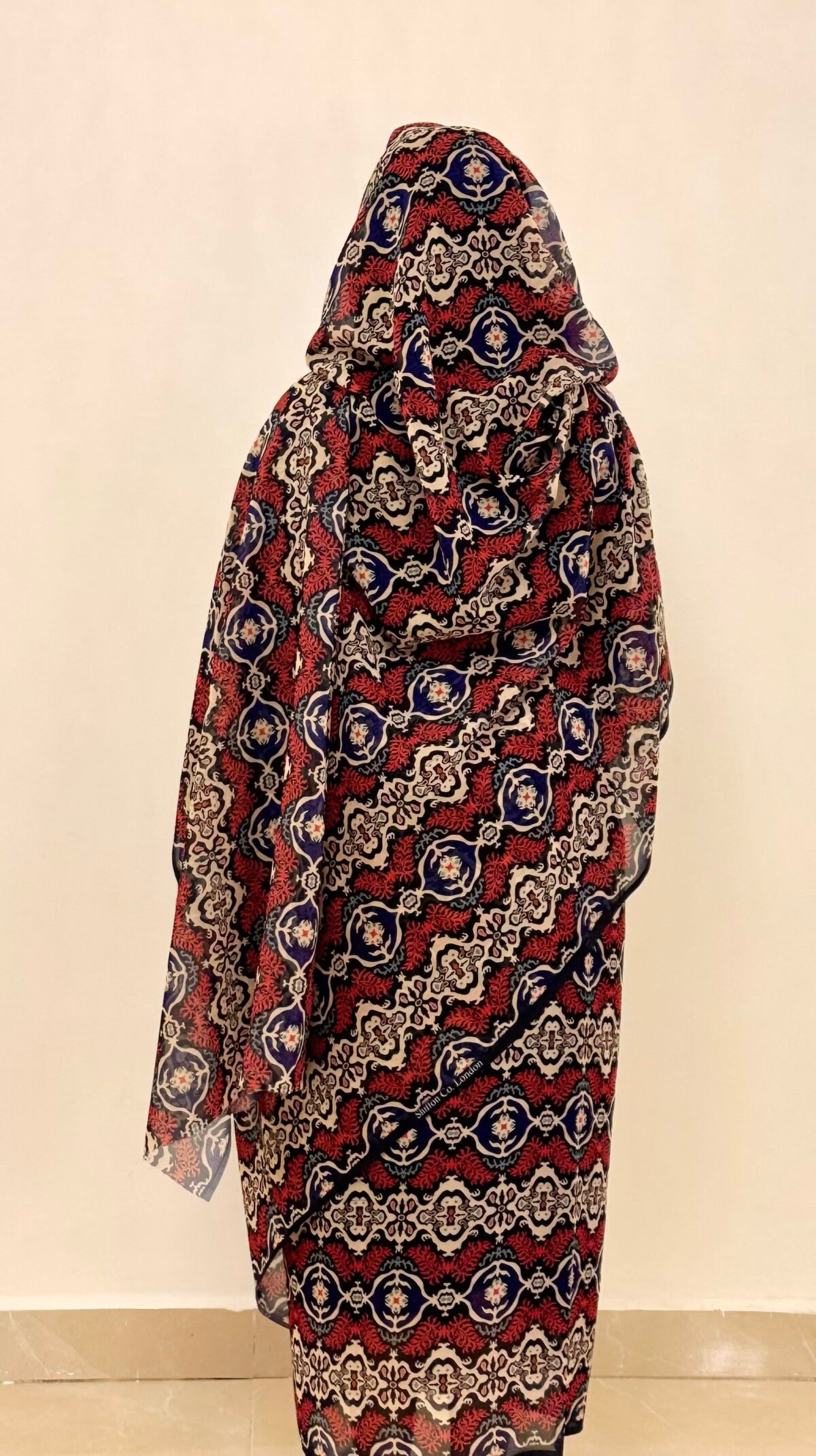 ⁦Red Pattern Swiss Half Width Voile⁩ - الصورة ⁦2⁩