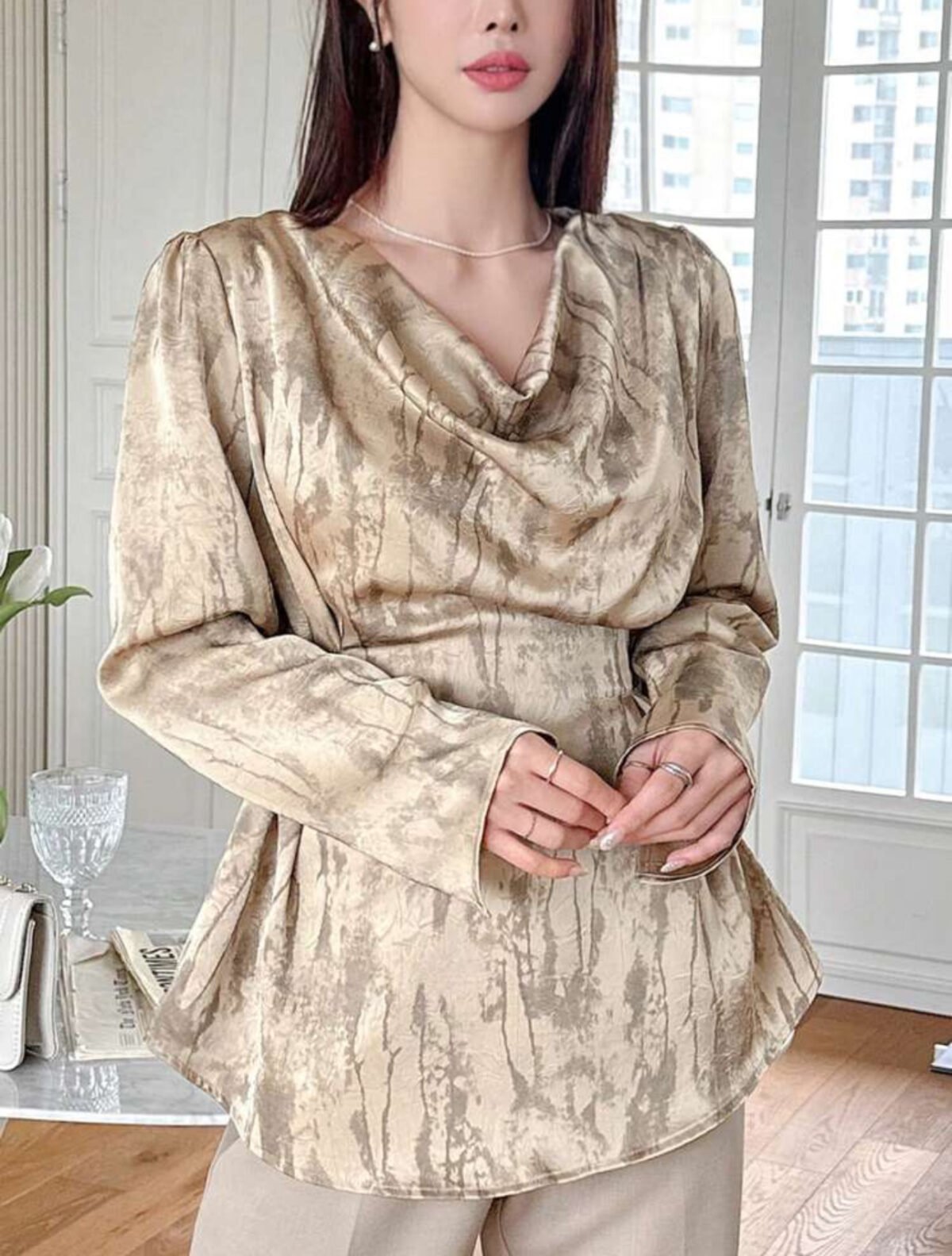 ⁦Dazy Star Women's Solid Color Ruffled Collar Puff Sleeve Casual Business Shirt, Autumn,Long Sleeve Tops⁩ - الصورة ⁦3⁩