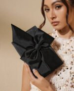⁦SHEIN BAE Women Bow Decorated Clutch Handbag, Suitable For Date, Party, Club, Evening Occasion⁩ - الصورة ⁦2⁩