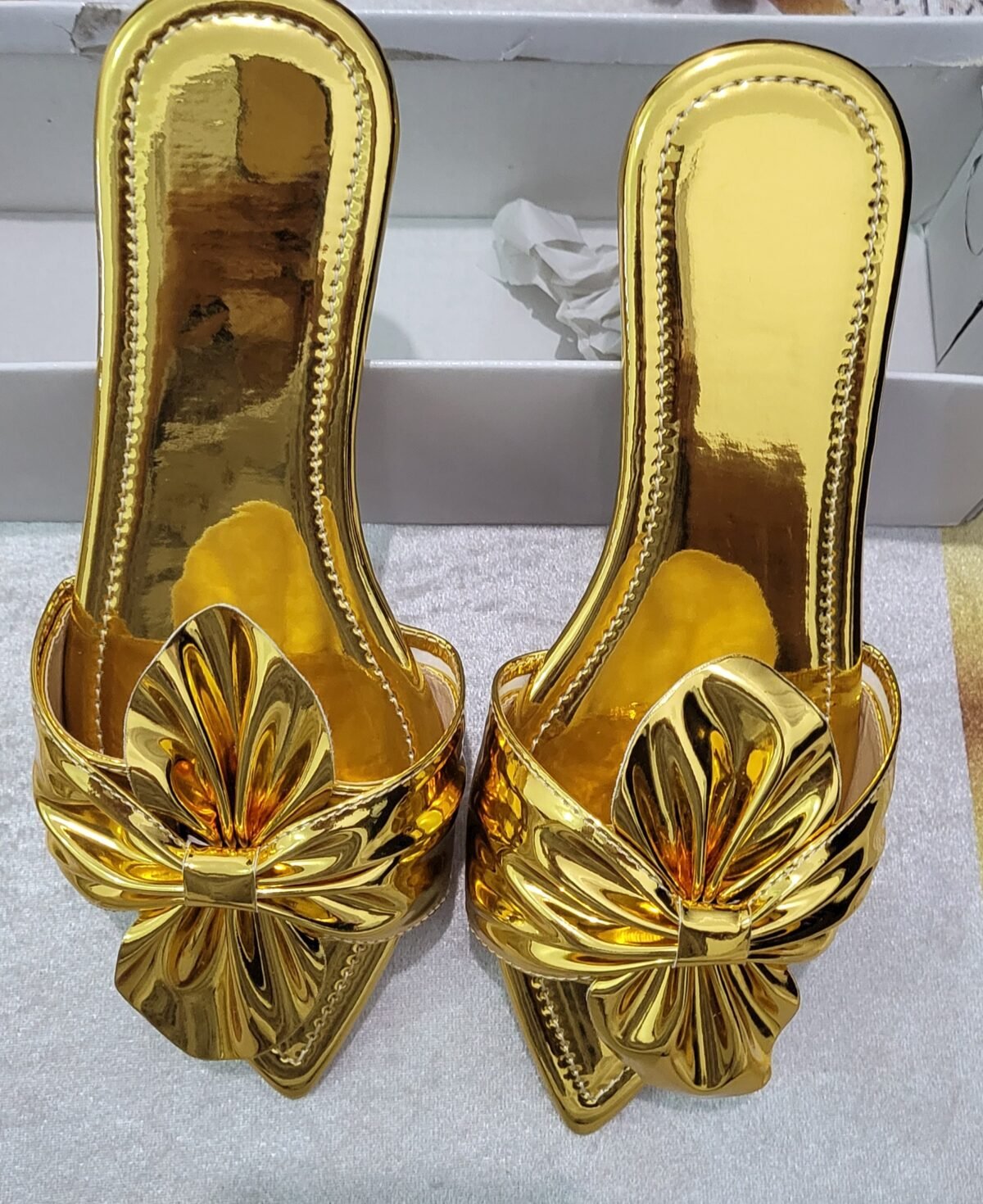 ⁦Gold slipper⁩ - الصورة ⁦2⁩
