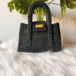 كريستال أسود