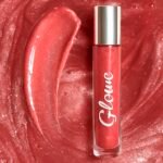 Shiny pink lipgloss
