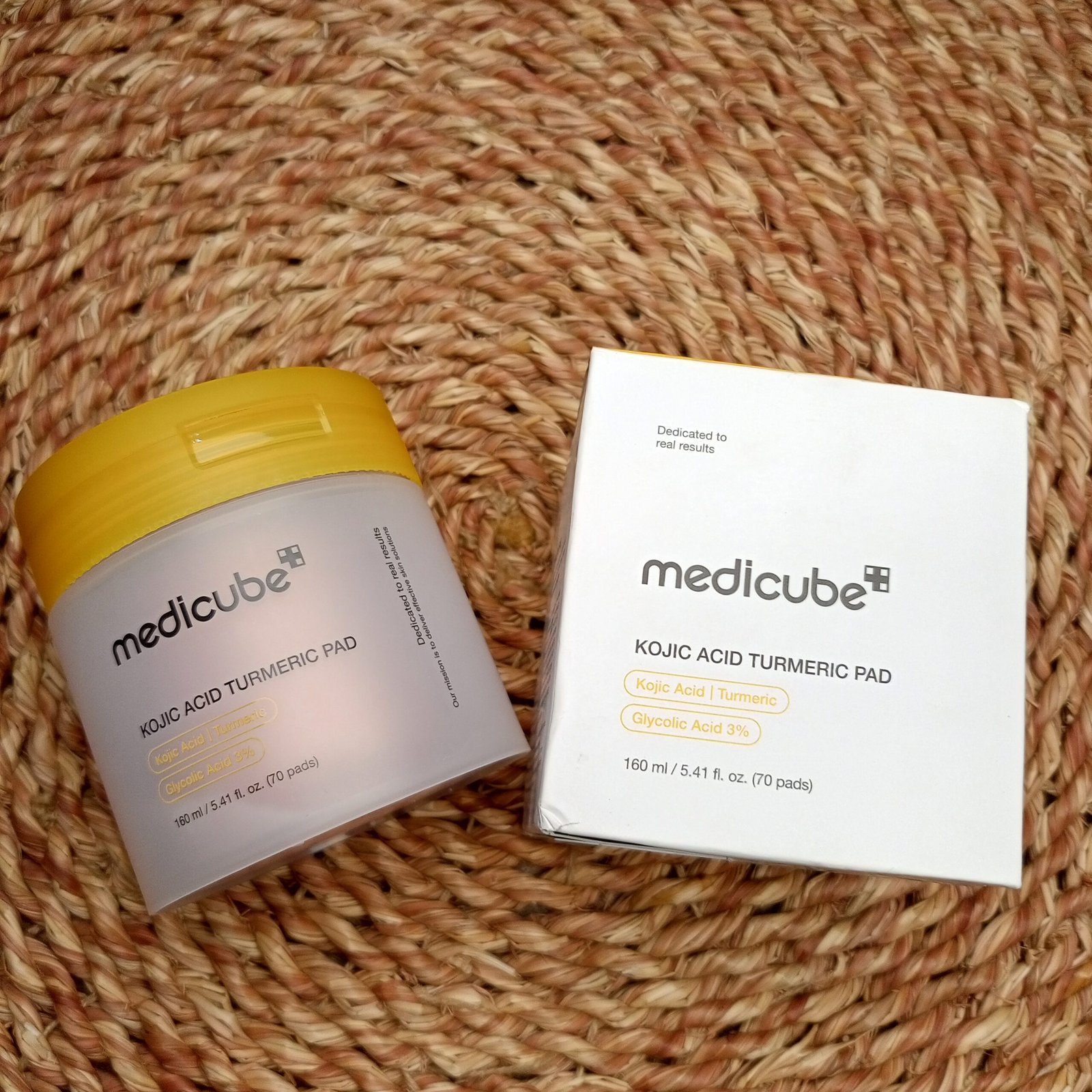 0-0x0-0-0# medicube KOJIC ACID TURMERIC PAD - الصورة 1