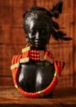 طقم مميز بالخرز الأحمر