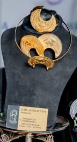 ⁦طقم القمر بوبا مطلي بالذهب⁩ - الصورة ⁦2⁩